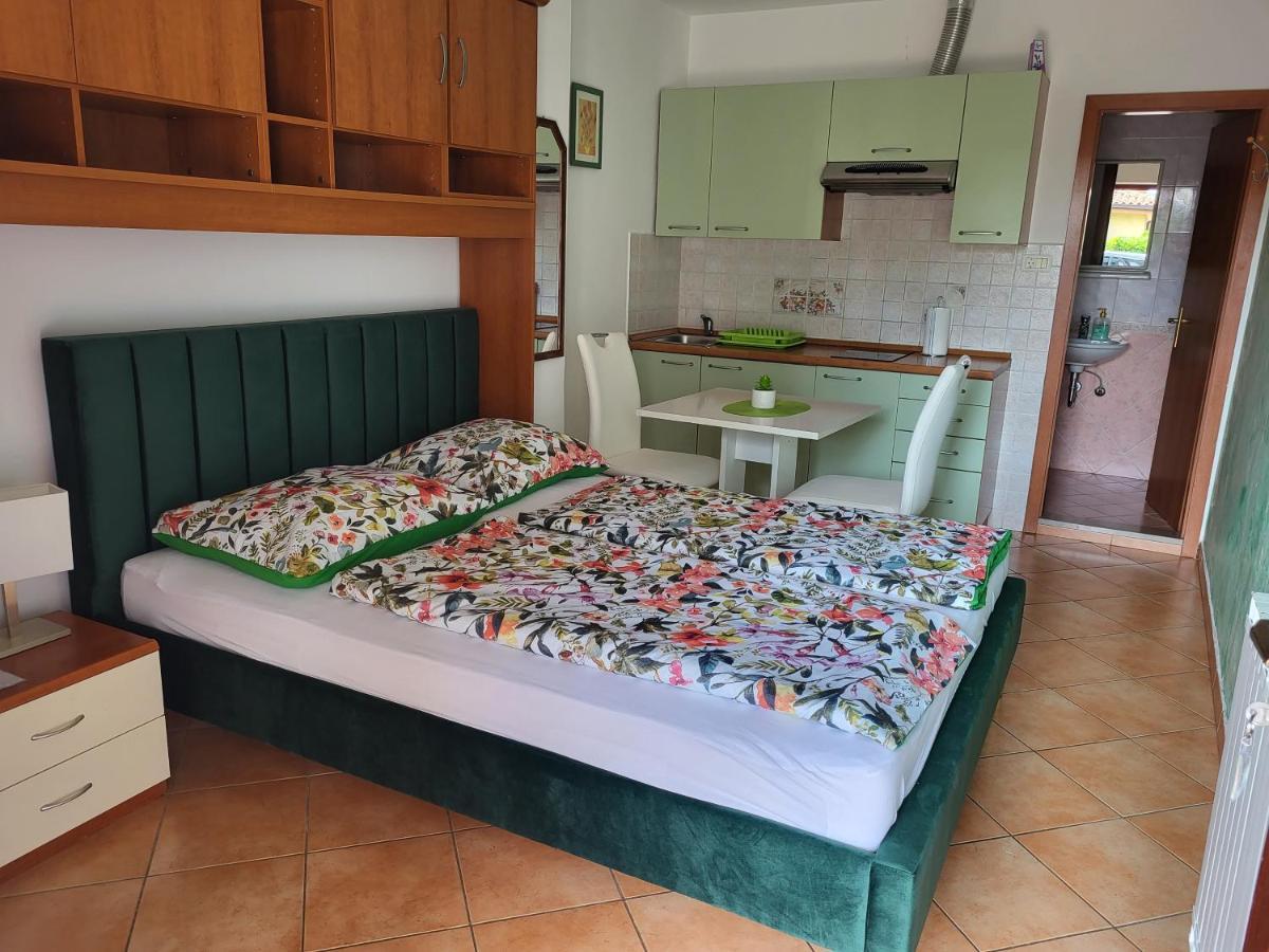 Apartmaji Tim Izola Exterior photo
